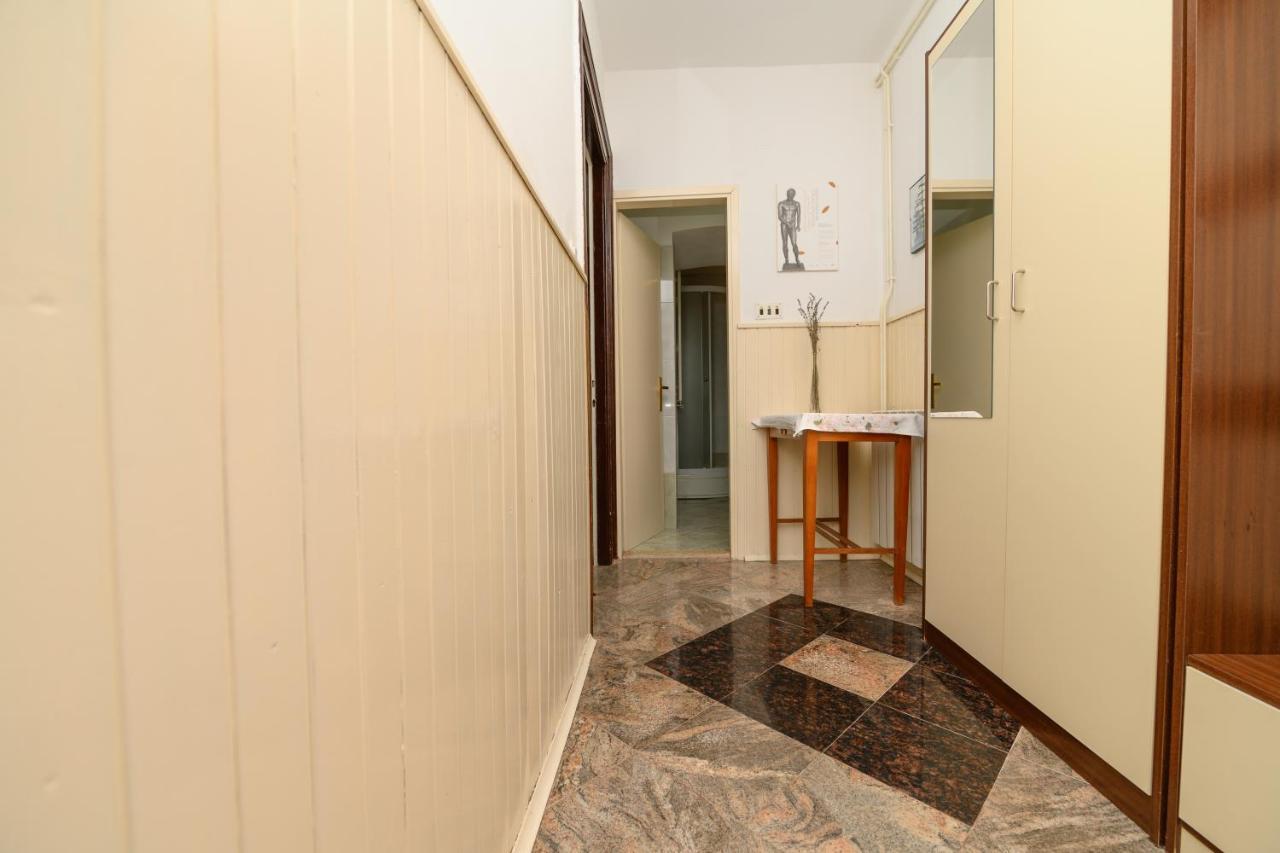Apartmani Loreta Mali Lošinj Buitenkant foto