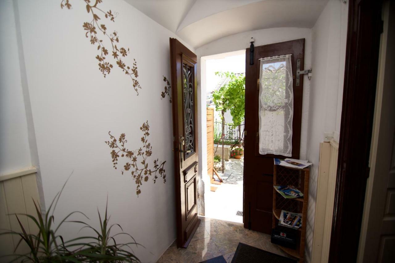 Apartmani Loreta Mali Lošinj Buitenkant foto
