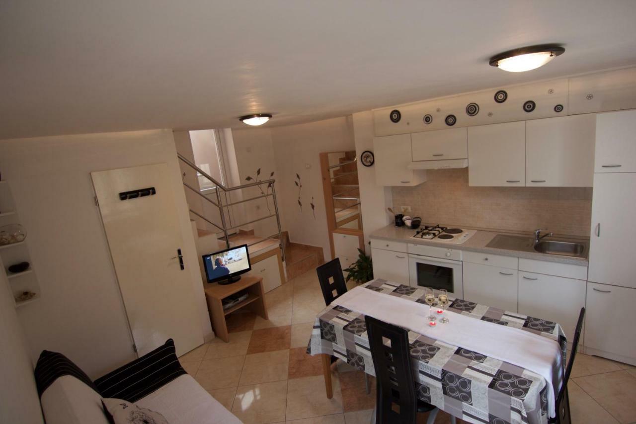 Apartmani Loreta Mali Lošinj Buitenkant foto