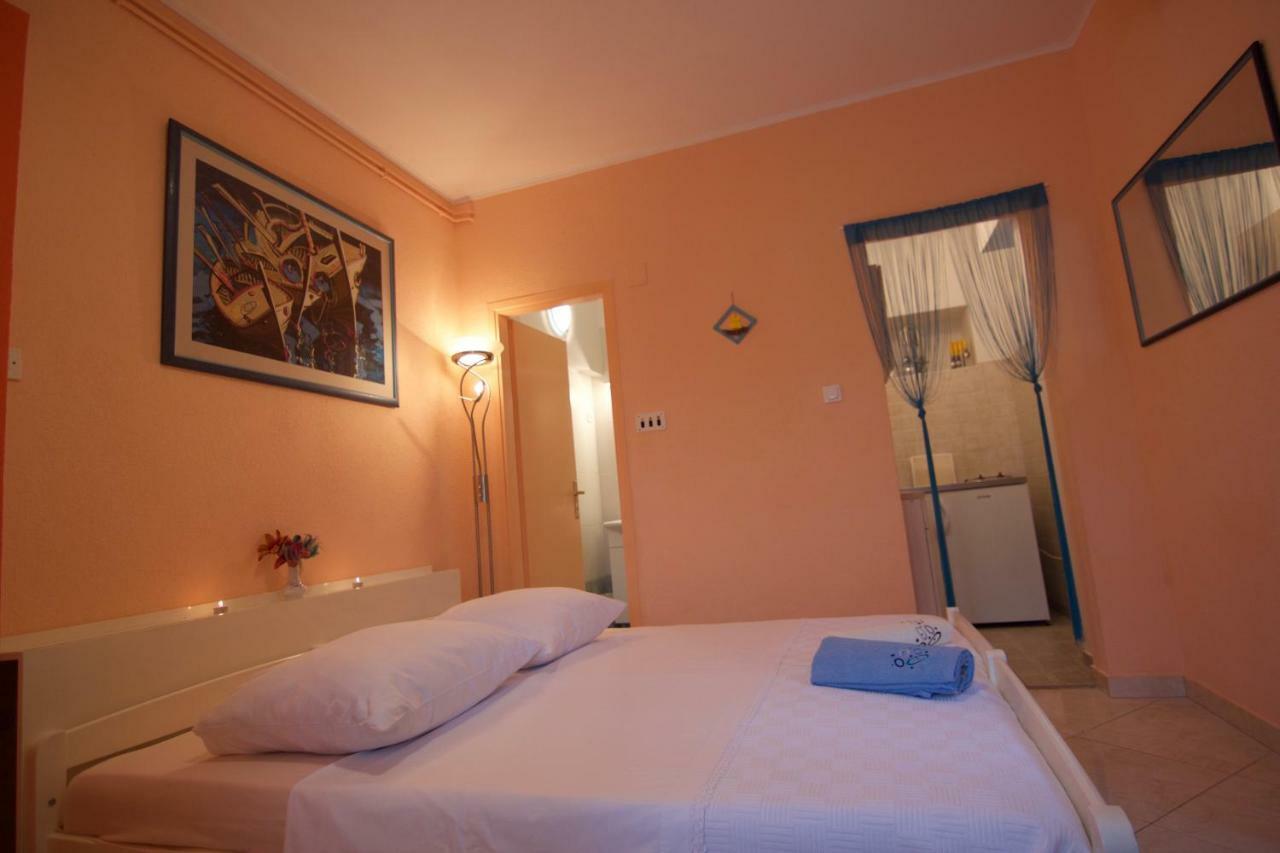 Apartmani Loreta Mali Lošinj Buitenkant foto